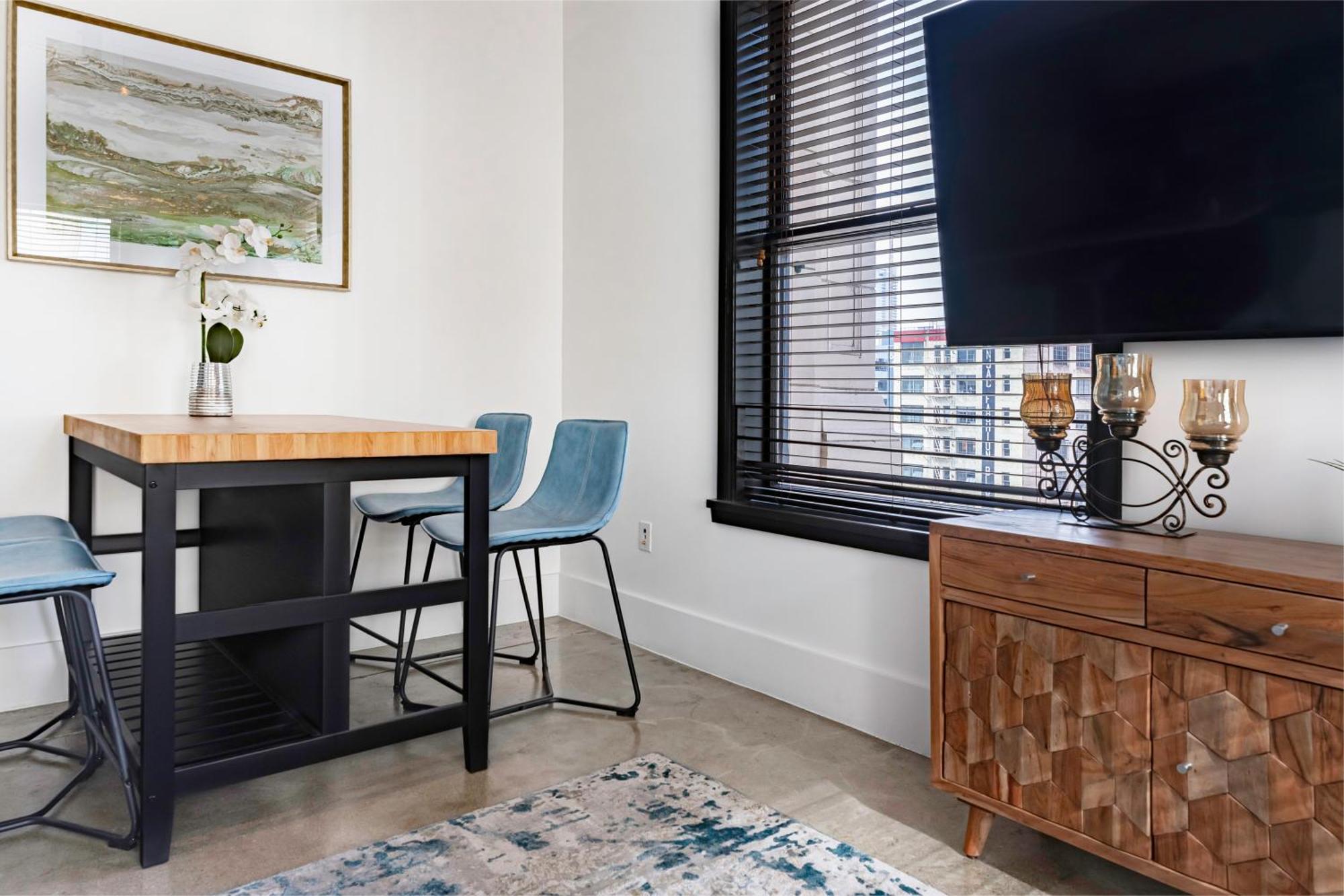 Gorgeous 2-bedroom 2-bathroom Apartment